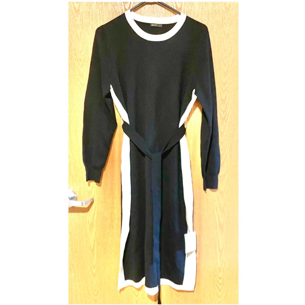 NWT GORGEOUS MOTIF MIDI BLACK DRESS WITH WHITE ACCENTS AND BELT! - Picture 3 of 11